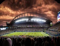 Ming重返赛场，首战惊艳雄鹿主场，赢得满堂喝彩